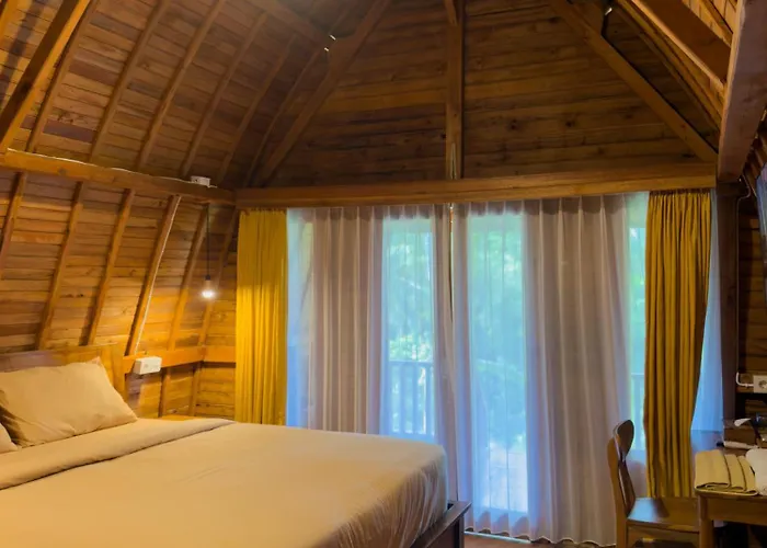 Ayung Melasti Wooden House * Payangan